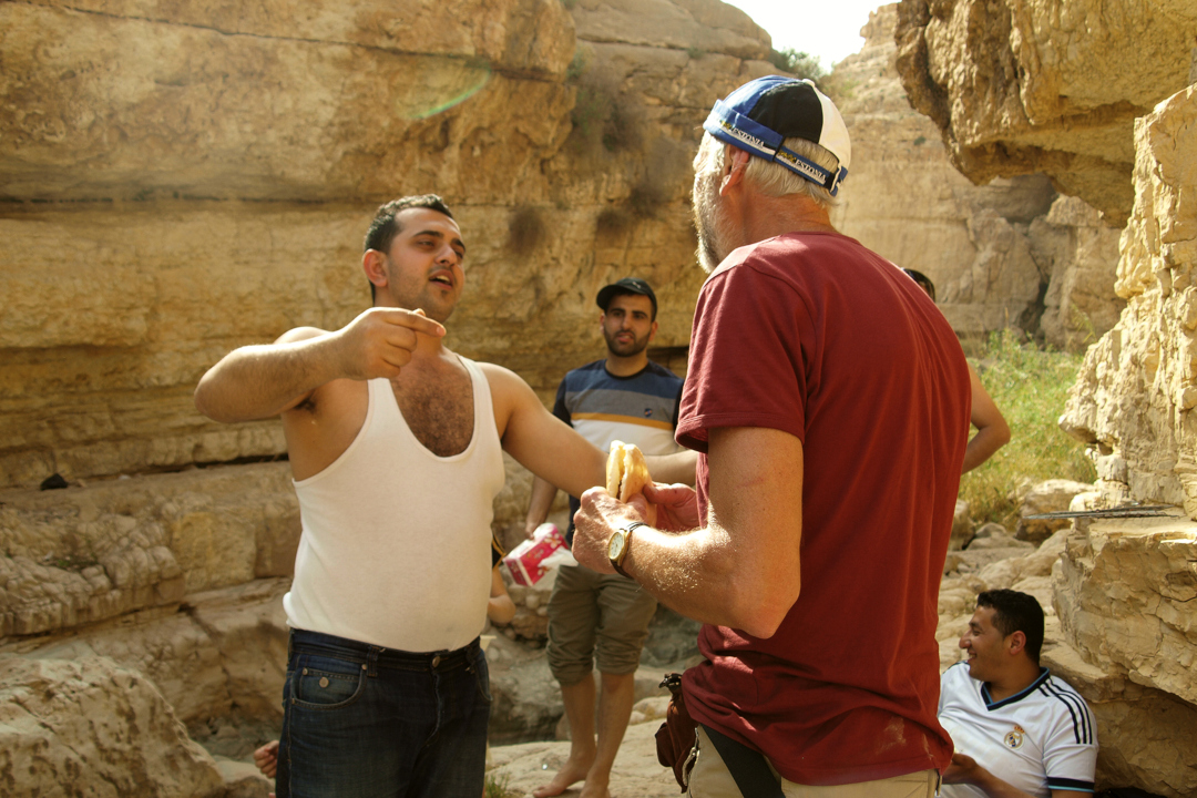 Sõbralikud Nabluse araablased kostitavad meid lõkkel küpsetatud lamabalihaga