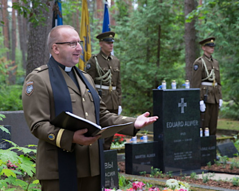 Eduard Alveri hauatähise pühitsemine - Raivo Nikiforov