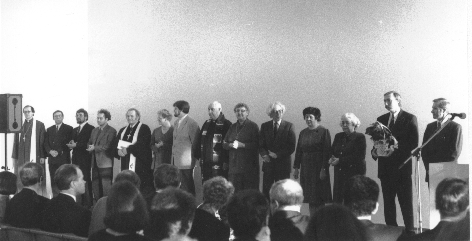 Külalised Agape avamisel 1995