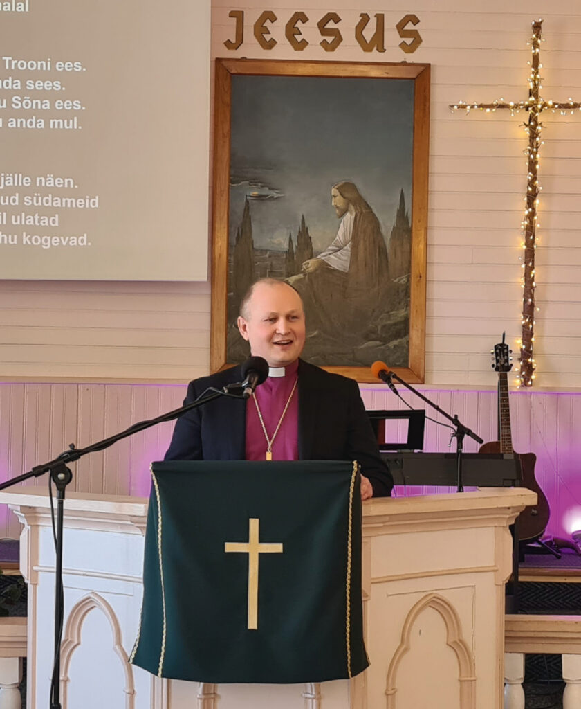 EMK Teoloogilise Seminari vilistlane, EKNK piiskop
Alur Õunpuu
